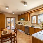 Villa Monte Santo Estevao *